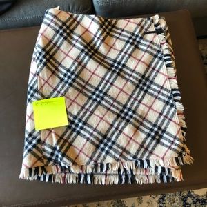 Authentic Burberry blue label wool Burberry skirt